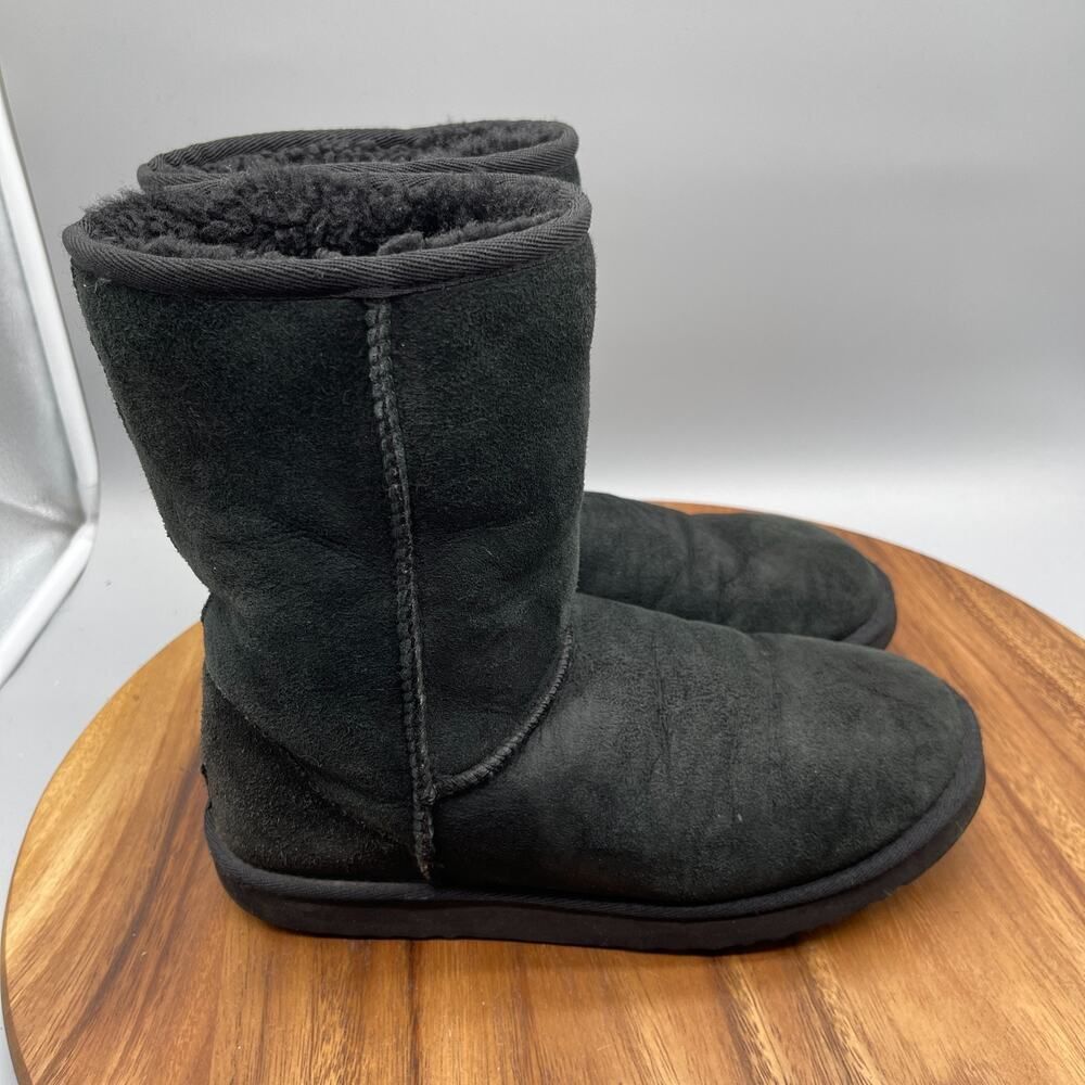 UGG Australia Classic Short Boots Womens 7 Black Leather Casual Comfort Shoes